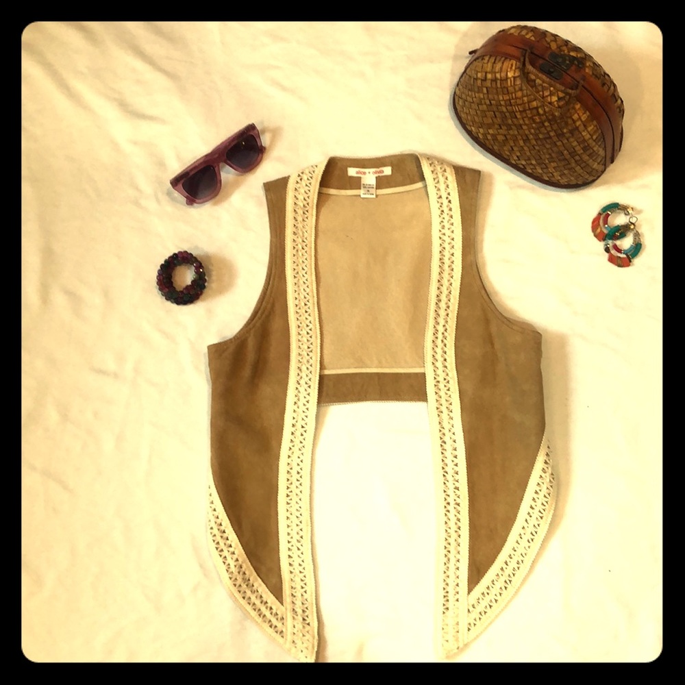 Alice + Olivia suede vest size M, great cond.